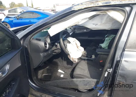 2022 Kia Forte Fe z USA, uszkodzony, nr VIN 3KPF24AD4NE475260